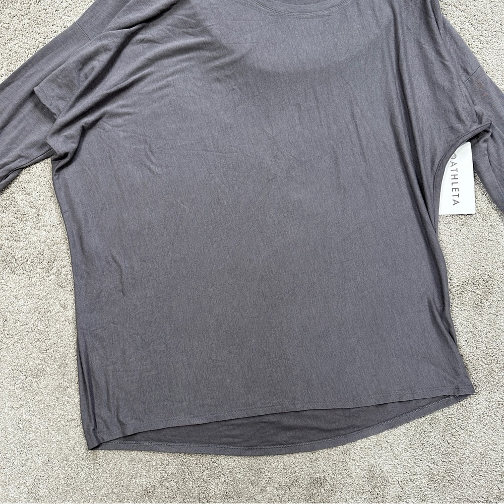 NWT Athleta Women’s Threadlight Asym Relaxed Longsleeve Shirt in Silver Bells XL - Picture 4 of 10